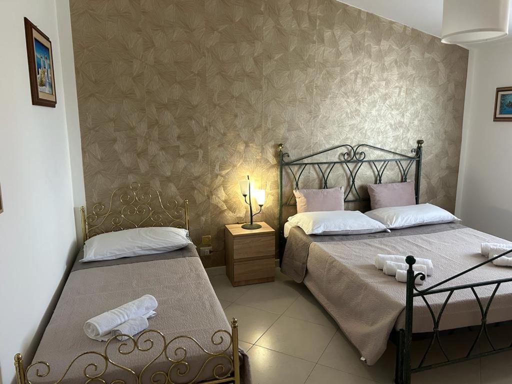 Nina Apartament Giardini Naxos Con Posto Auto Екстер'єр фото