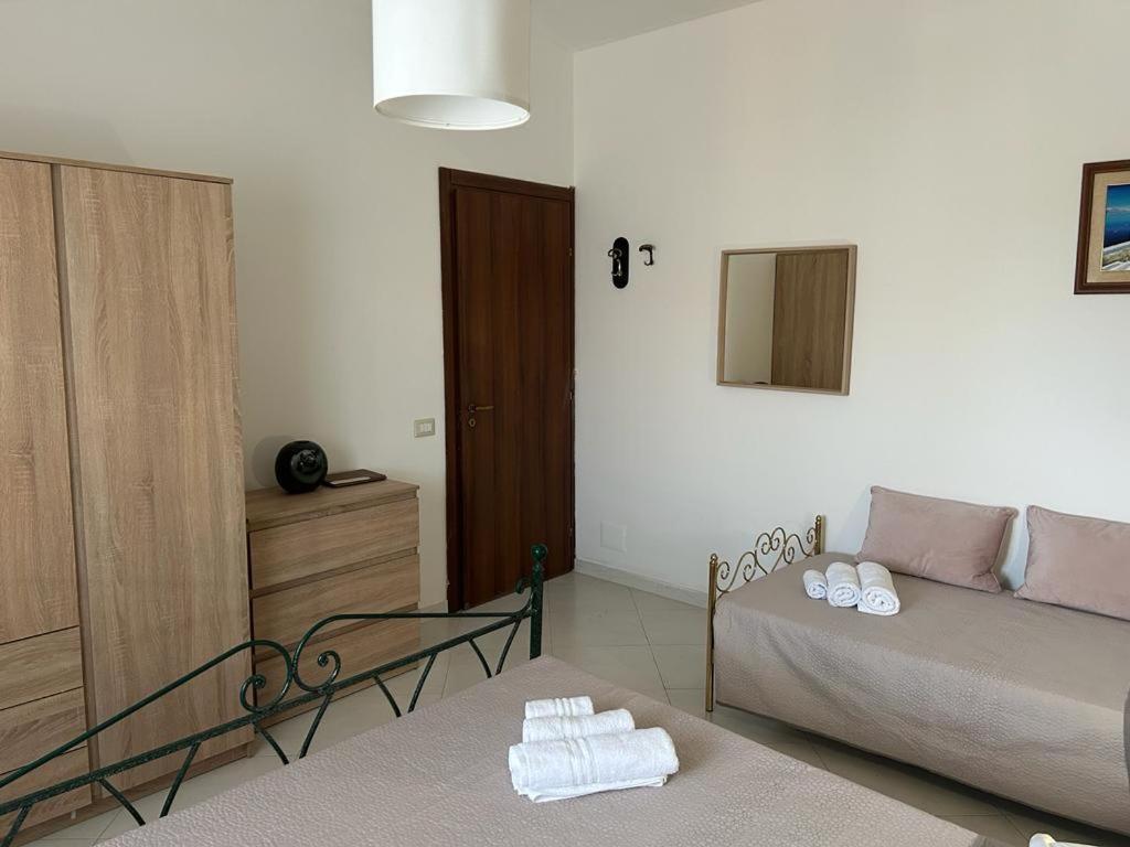 Nina Apartament Giardini Naxos Con Posto Auto Екстер'єр фото