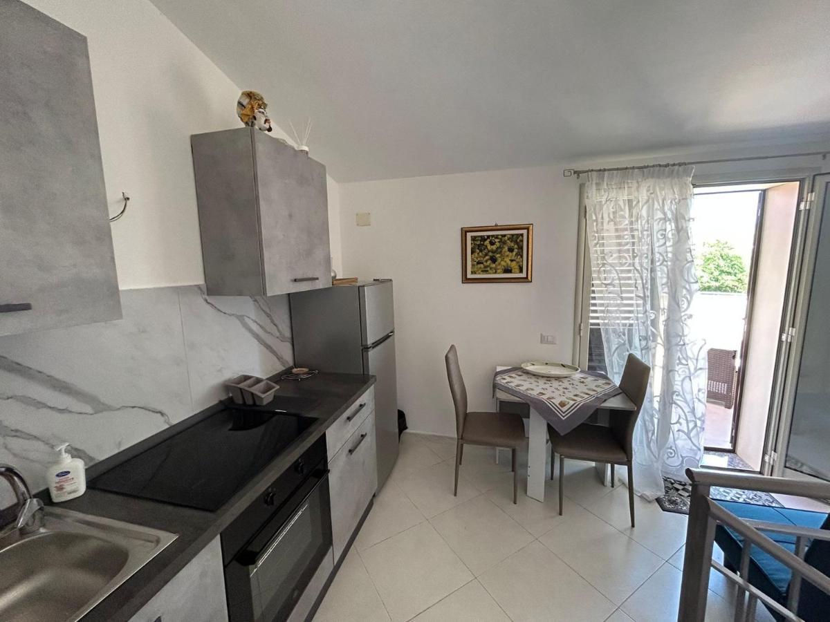 Nina Apartament Giardini Naxos Con Posto Auto Екстер'єр фото