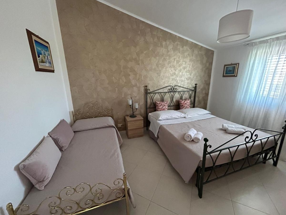 Nina Apartament Giardini Naxos Con Posto Auto Екстер'єр фото