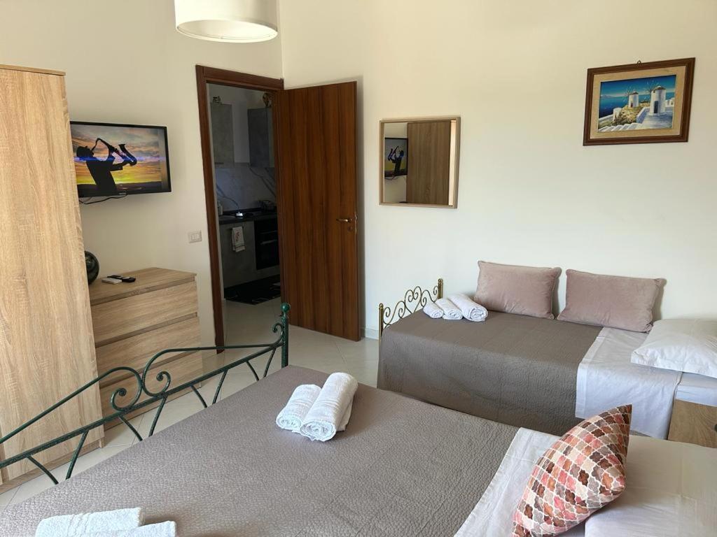 Nina Apartament Giardini Naxos Con Posto Auto Екстер'єр фото