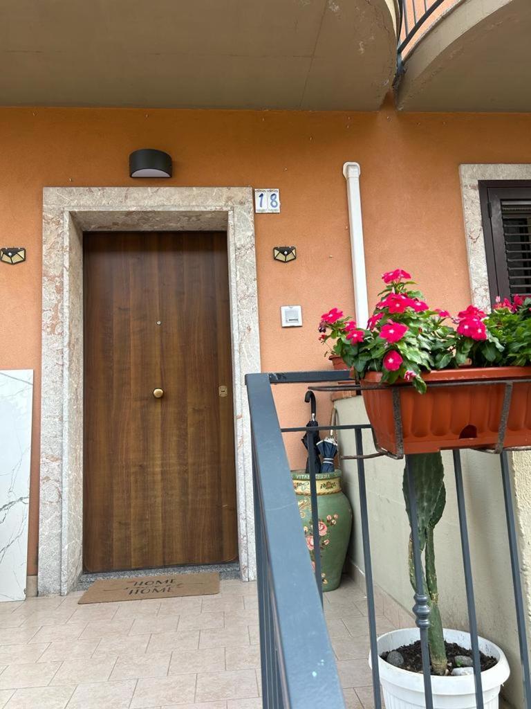 Nina Apartament Giardini Naxos Con Posto Auto Екстер'єр фото